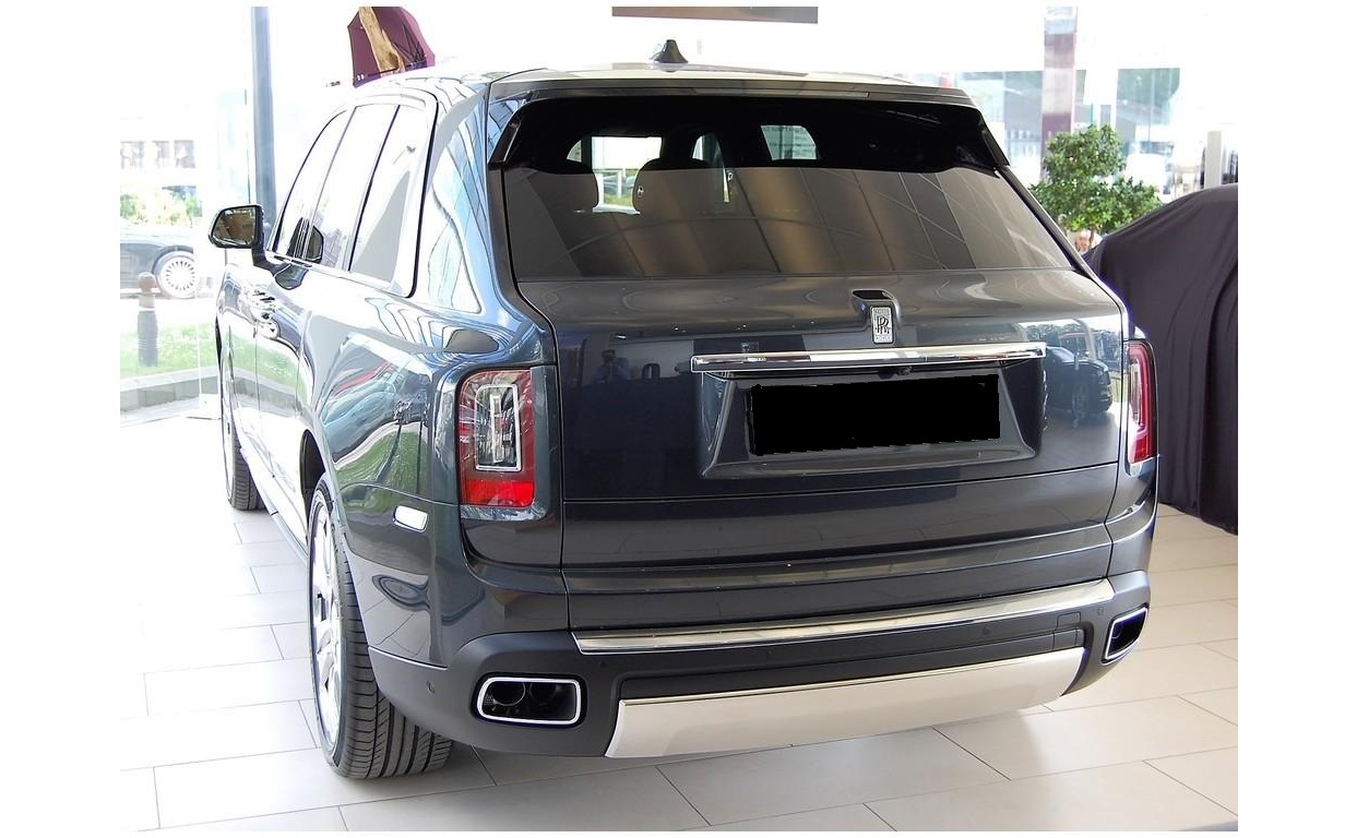 rolls-royce-cullinan-suv